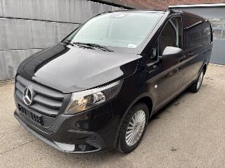 Vrakbiler auto Mercedes eVito eVito 112 L2 60 kWh 2025/11