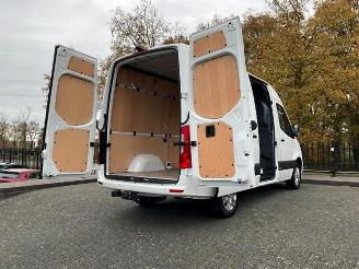 Mercedes Sprinter 317 L2H2 RWD 3.5T AHK Stoelverw. Voorruitverw. | Leder picture 12