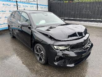 Opel Astra Sports Tourer GS 96 KW picture 2