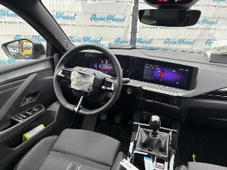 Opel Astra Sports Tourer GS 96 KW picture 6