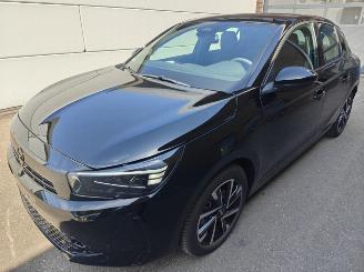 Schadeauto Opel Corsa GS. Hybrid 81 kW(110 PS). 6-Gang-Doppelkupplungsgetriebe (eDCT) 2025/11