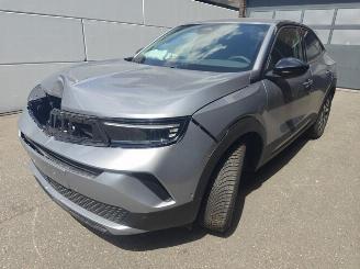 Coche accidentado Opel Mokka Edition. 1.2 Direct Injection Turbo 100 kW (136 PS) 48V Hybrid. 6-Gang-Doppelkupplungsgetriebe (eDTC) 2025/3