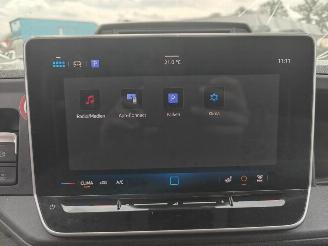 Volkswagen Crafter 35 L3H3 FWD picture 18