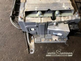 Toyota Yaris Yaris III (P13), Hatchback, 2010 / 2020 1.5 16V Hybrid picture 14