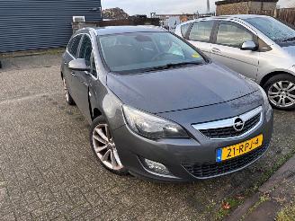 Opel Astra SPORTS TOURER picture 2
