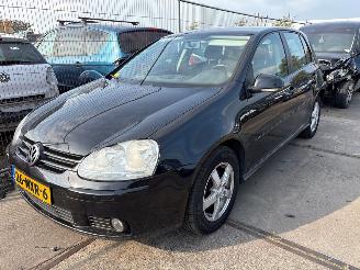 Vaurioauto  passenger cars Volkswagen Golf  2006/11