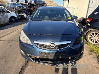 Opel Astra Astra J (PC6/PD6/PE6/PF6), Hatchback 5-drs, 2009 / 2015 1.4 Turbo 16V picture 2