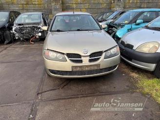Uttjänta bilar auto Nissan Almera Almera (N16), Hatchback, 2000 / 2006 1.5 16V 2003/9