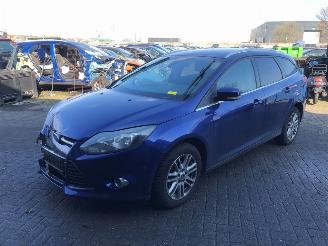 Damaged car Ford Focus  2014/8