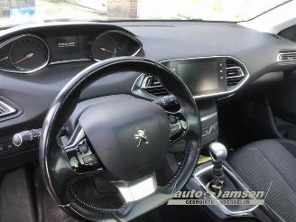Peugeot 308 308 SW (L4/L9/LC/LJ/LR), Combi 5-drs, 2014 / 2021 1.2 12V e-THP PureTech 110 picture 9