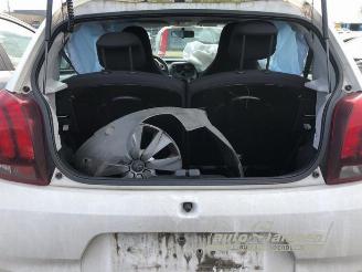 Peugeot 108 108, Hatchback, 2014 1.0 12V VVT-i picture 21