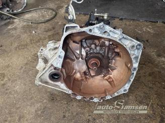 Peugeot 108 108, Hatchback, 2014 1.0 12V VVT-i picture 27