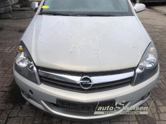 Opel Astra Astra H GTC (L08), Hatchback 3-drs, 2005 / 2011 1.6 16V Twinport picture 2