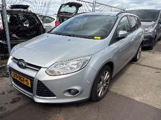 skadebil auto Ford Focus 1.6 TDCi - Focus 3 Wagon Combi 2010 / 2018 - 1.6 TDCi Combi/o  Diesel 1.560cc 85kW (116pk) FWD 2011-04/2018-05  T1DB 2012/1