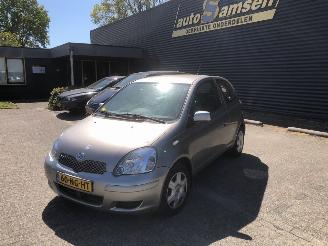 Voiture accidenté Toyota Yaris  2003/9