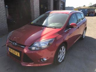 Voiture accidenté Ford Focus Focus 3 Wagon Combi 2010 / 2018 - 1.6 TDCi ECOnetic Combi/o  Diesel 1 560cc 77kW (105pk) FWD 2012-06/2018-05  NGDB 2013/2
