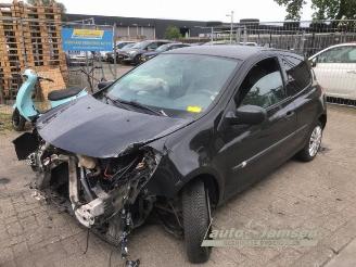  Renault Clio Clio III (BR/CR), Hatchback, 2005 / 2014 1.2 16V 75 2010/1
