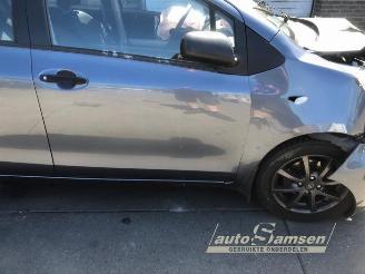 Toyota Yaris Yaris II (P9), Hatchback, 2005 / 2014 1.33 16V Dual VVT-I picture 13