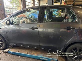Toyota Yaris Yaris II (P9), Hatchback, 2005 / 2014 1.33 16V Dual VVT-I picture 19