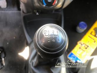Toyota Yaris Yaris II (P9), Hatchback, 2005 / 2014 1.33 16V Dual VVT-I picture 9