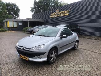Coche siniestrado Peugeot 206 206 CC (2D), Cabrio, 2000 / 2007 1.6 16V 2003/3