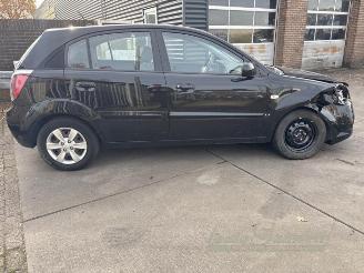 Kia Rio Rio II (DE), Hatchback, 2005 / 2011 1.4 16V picture 4
