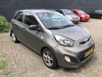 Kia Picanto  picture 3
