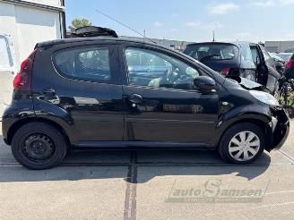 Peugeot 107 107, Hatchback, 2005 / 2014 1.0 12V picture 2