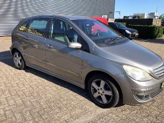 Mercedes B-klasse  picture 2