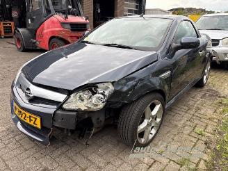 Vrakbiler auto Opel Tigra Tigra Twin Top, Cabrio, 2004 / 2010 1.8 16V 2008/10