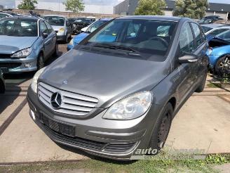 Vrakbiler auto Mercedes B-klasse B (W245), Hatchback, 2005 / 2011 1.5 B-150 16V 2008/5