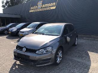 Vaurioauto  passenger cars Volkswagen Golf Golf VII (AUA) Hatchback 2015 - 1.2 TSI 16V Hatchback  Benzine 1 197cc 77kW (105pk) FWD 2012-11/2020-08  CJZA 2015/1