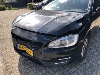 Volvo V-60  picture 2