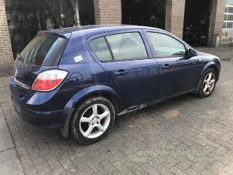 Opel Astra Astra H (L48), Hatchback 5-drs, 2004 / 2010 1.6 16V Twinport picture 4