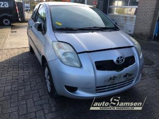 Vrakbiler auto Toyota Yaris Yaris II (P9), Hatchback, 2005 / 2014 1.0 12V VVT-i 2006/10