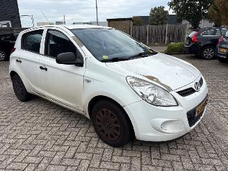 Hyundai I-20  picture 3