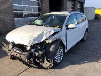 Unfallwagen Volkswagen Golf Automaat - Golf VII Variant (AUVV) Combi 2013 - 1.2 TSI BlueMotion 16V Combi/o  Benzine 1,197cc 77kW (105pk) FWD 2013-04/2020-08  CJZA 2014/7