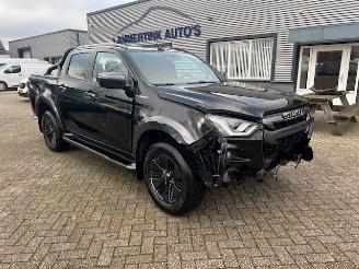 damaged commercial vehicles Isuzu D-Max 1.9d 120kw V-CROSS DOUBLE CAB. AUTOM. KLIMA LEER  4WD 2021/10