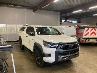 skadebil bedrijf Toyota Hilux 2.8 D4-D 150KW EXTRA CAB. AUTOM. KLIMA 4WD 2022/6