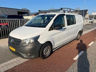 skadebil bedrijf Mercedes Vito 114 CDI 100KW EXTRA LANG DC 5P AUTOM. KLIMA EURO6 2017/4