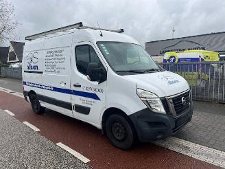 skadebil bedrijf Renault Master NISSAN NV400 2.3 DCI L2H2  AIRCO KLIMA EURO6 2020/1