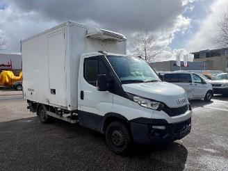 krockskadad bil bedrijf Iveco Daily 35S13 2.3d 93kw  THERMOKING KUHLKOFFER LAADLEP LBW 2016/11