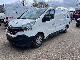 krockskadad bil bedrijf Renault Trafic 2.0 DCI 88KW L2H1 LANG AIRCO KLIMA EURO6 2020/9