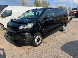 krockskadad bil bedrijf Peugeot Expert 2.0 BLUEHDI 106KW DC 6P LANG KLIMA 7300KM 2025/9