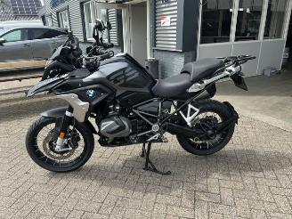 skadebil auto BMW R 1250 GS TRIPLE BLACK EDITION  32.000KM 2024/2