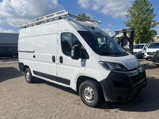 krockskadad bil bedrijf Citroën Jumper 2.2 BLUEHDI 103KW L2H2  AIRCO KLIMA NAV EURO6 2023/10