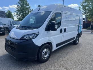 krockskadad bil bedrijf Peugeot Boxer 2.2 BLUEHDI  132KW AUTOM. L2H2 AIRCO KLIMA NEW MODEL! 2026/2