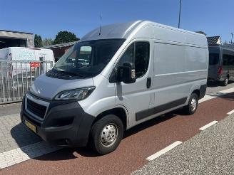 dañado vehículos comerciales Peugeot Boxer 2.0 BLUEHDI 120KW L2H2  AIRCO KLIMA EURO6 2019/12