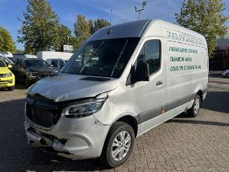 krockskadad bil bedrijf Mercedes Sprinter 315 CDI 110KW 366 L2H2 AUTOM. AIRCO KLIMA MBUX LED 2021/6