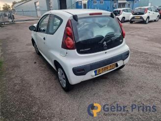 Peugeot 107 107, Hatchback, 2005 / 2014 1.0 12V picture 2